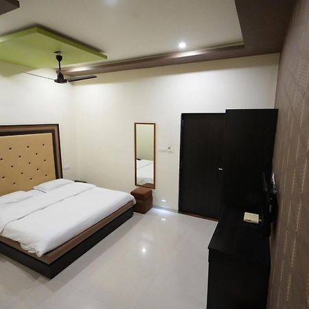 Hotel Ravi Residency Nadiād المظهر الخارجي الصورة