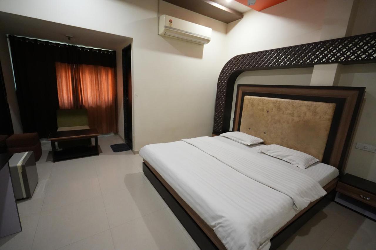 Hotel Ravi Residency Nadiād المظهر الخارجي الصورة