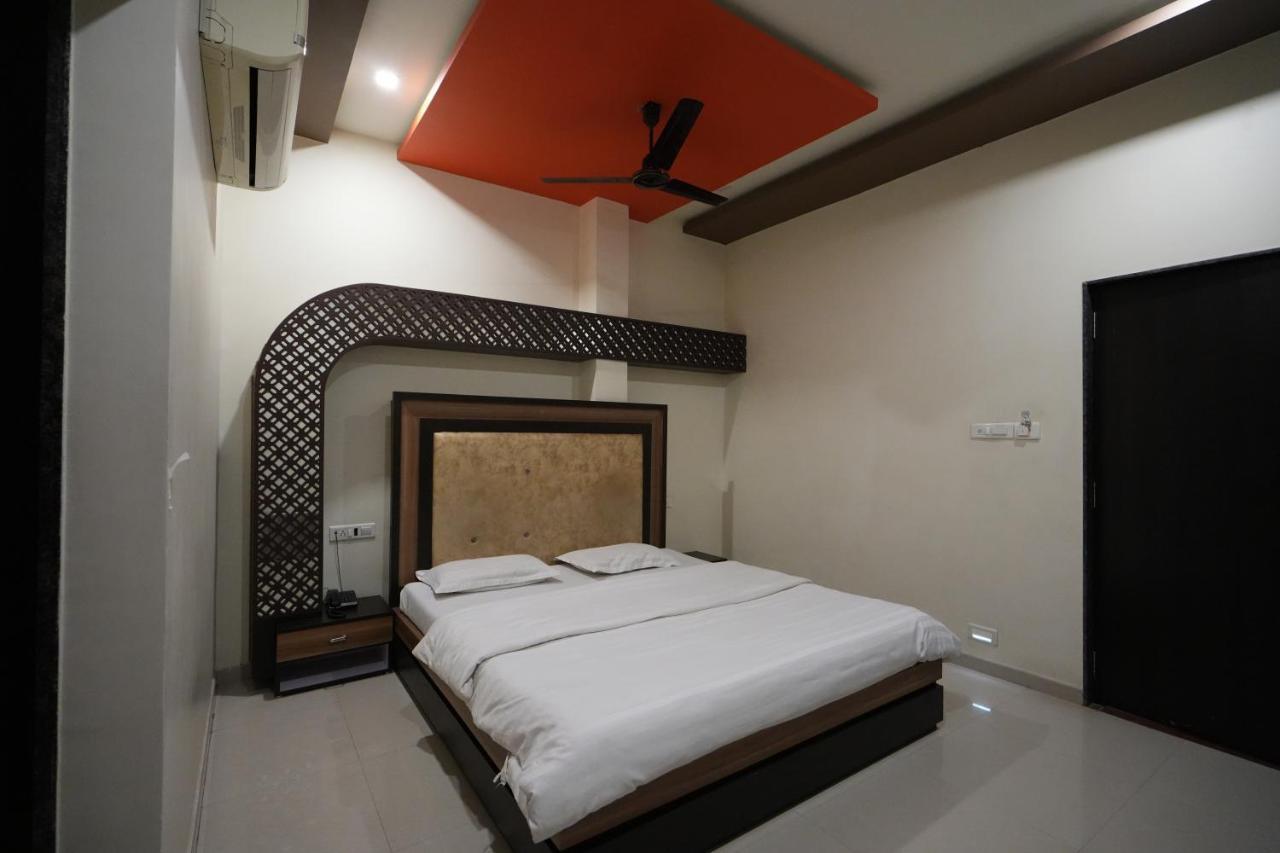 Hotel Ravi Residency Nadiād المظهر الخارجي الصورة
