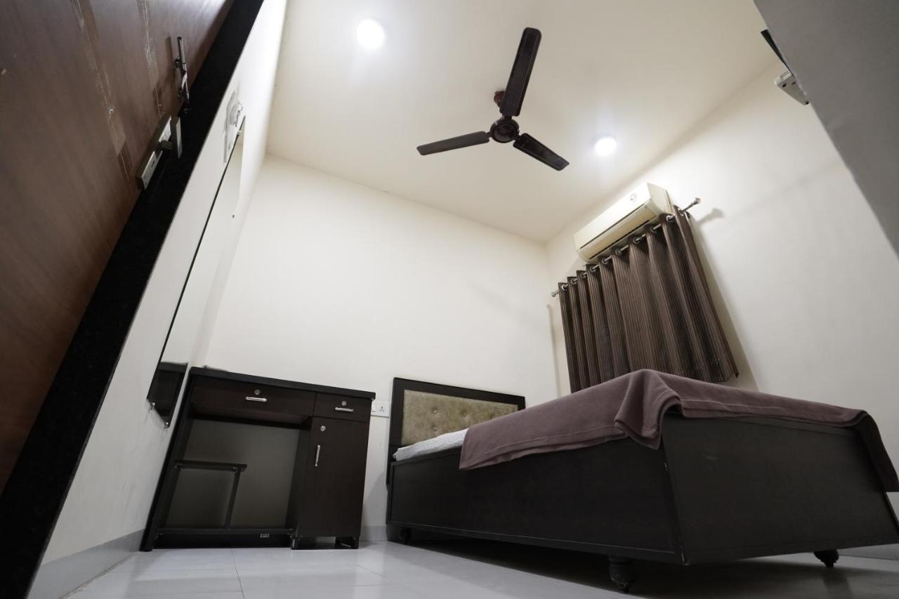Hotel Ravi Residency Nadiād المظهر الخارجي الصورة